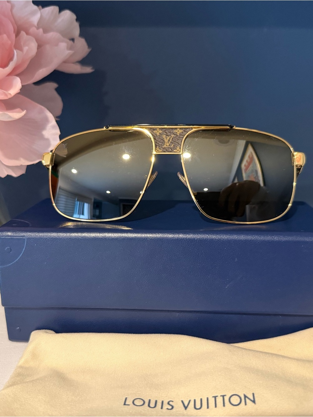 Louis Vuitton sunglasses gold frame with monogram details